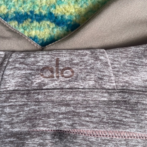 ALO Yoga Alosoft Keyhole Lounge Bra in Taupe - Picture 5 of 6